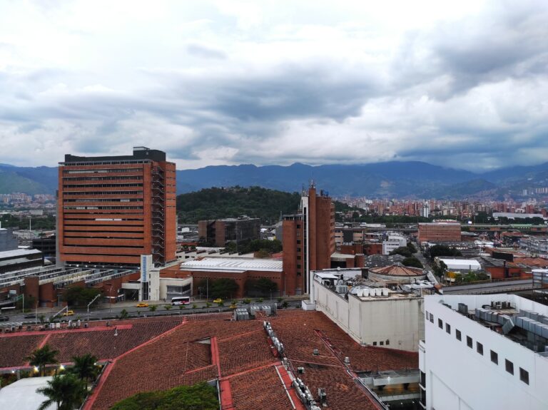 Medellin panoramik şehir manzarası