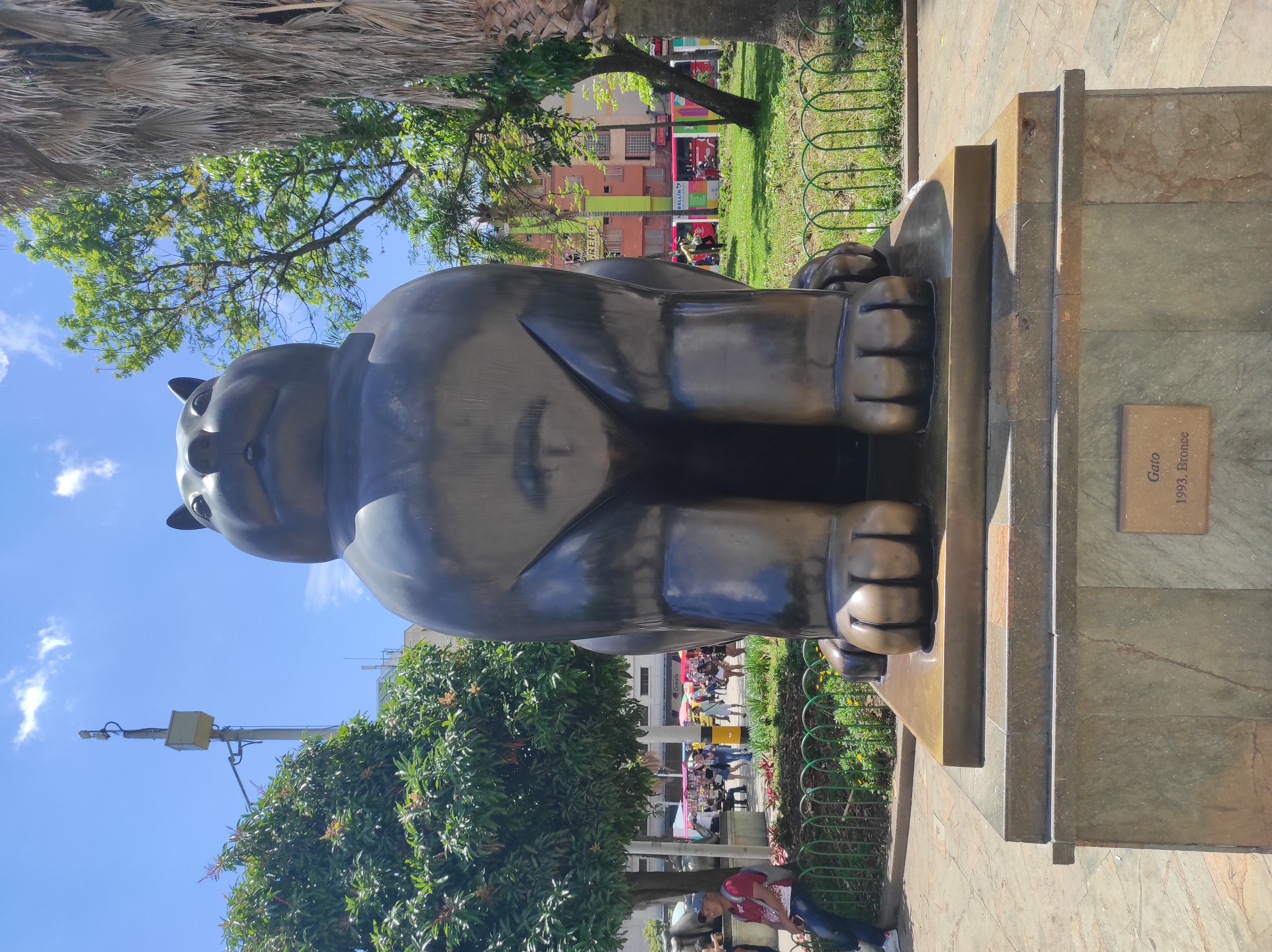 Plaza Botero Gato bronz heykeli Medellin