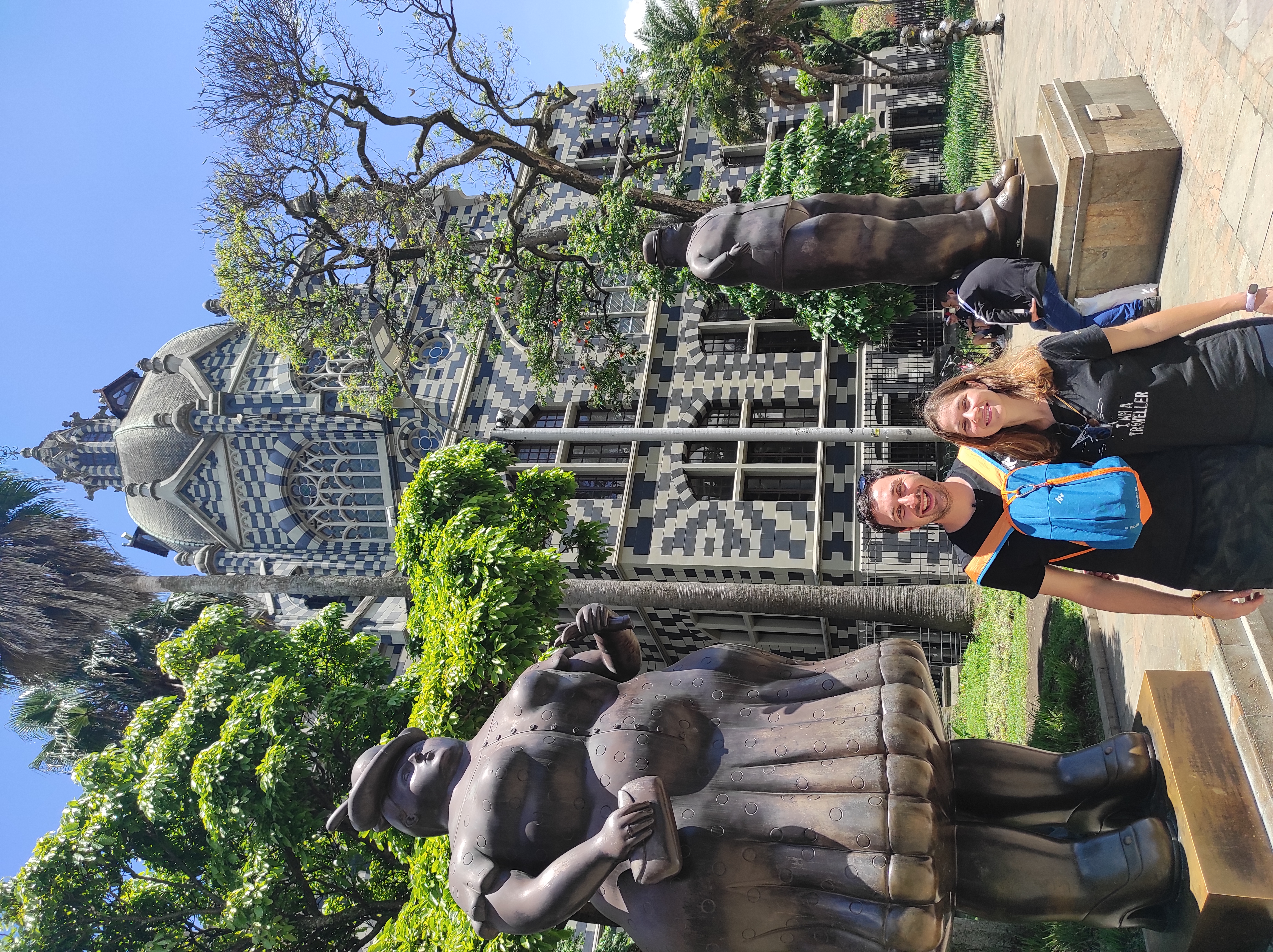 Botero Meydanı Kültür Sarayı önünde fotoğraf