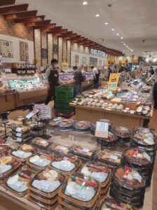Japonya süpermarket hazır yemek bento reyonu