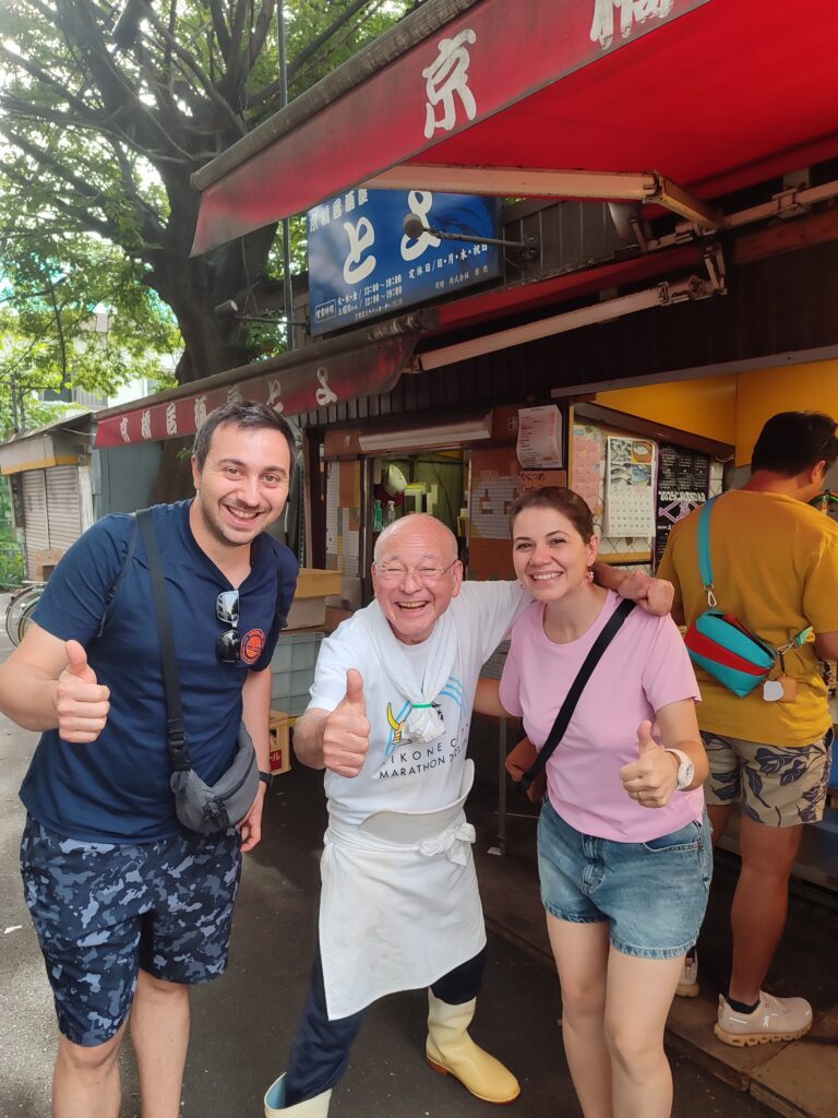 Saizeriya restoranında robot garson - Japonya'da uygun fiyatlı yemek
