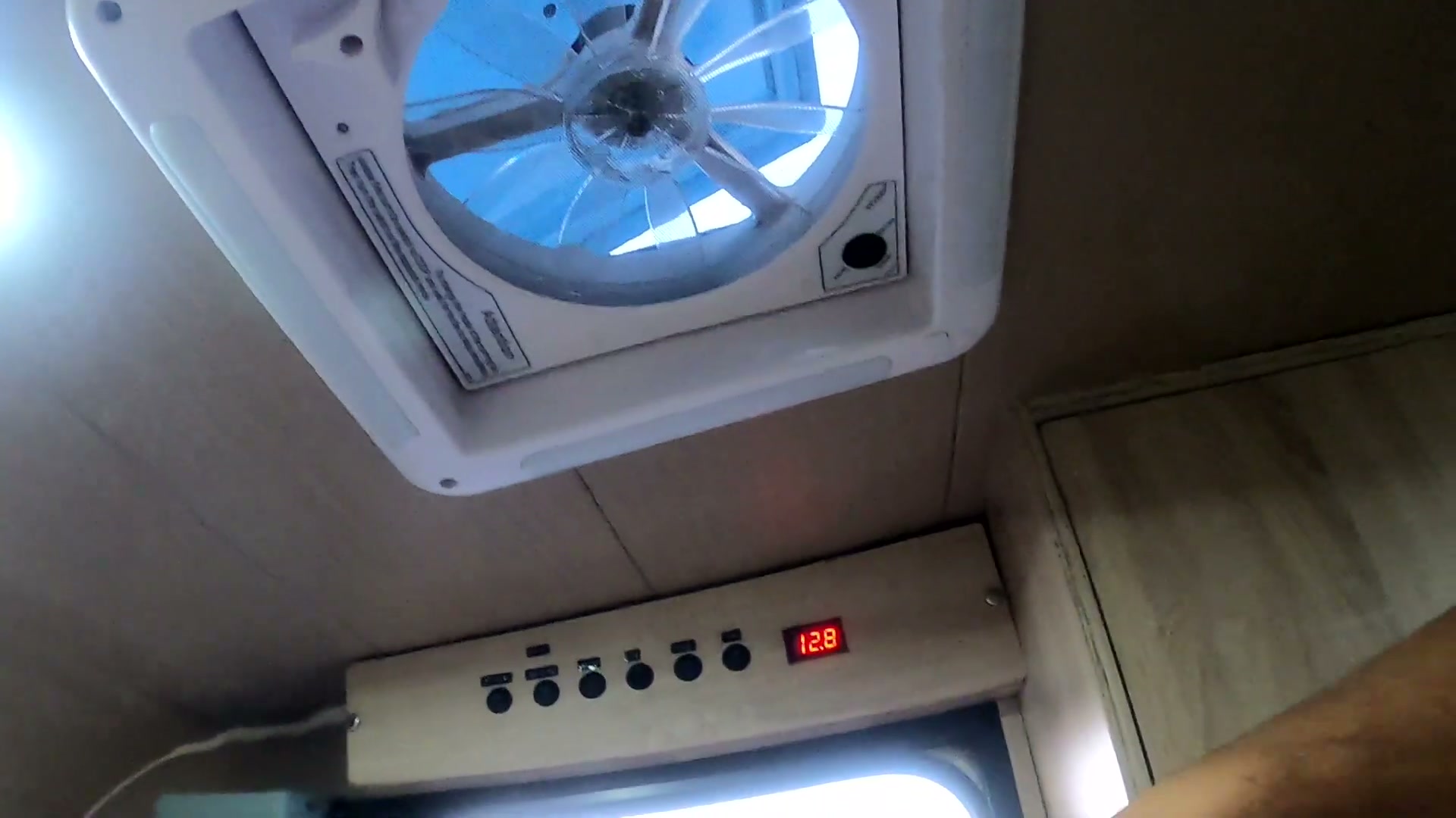 Karavan heki tavan fani ve elektrik kontrol paneli